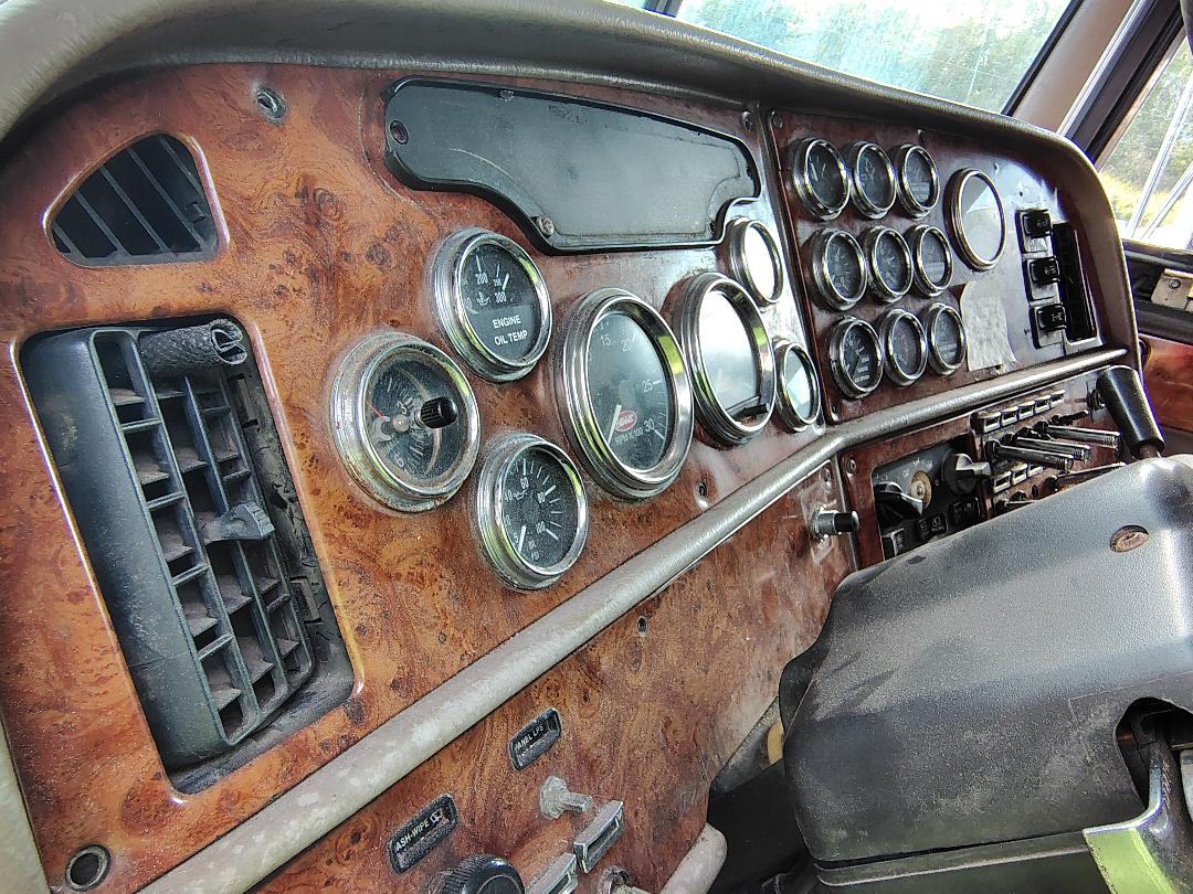 2002 PETERBILT 379 - Image 21